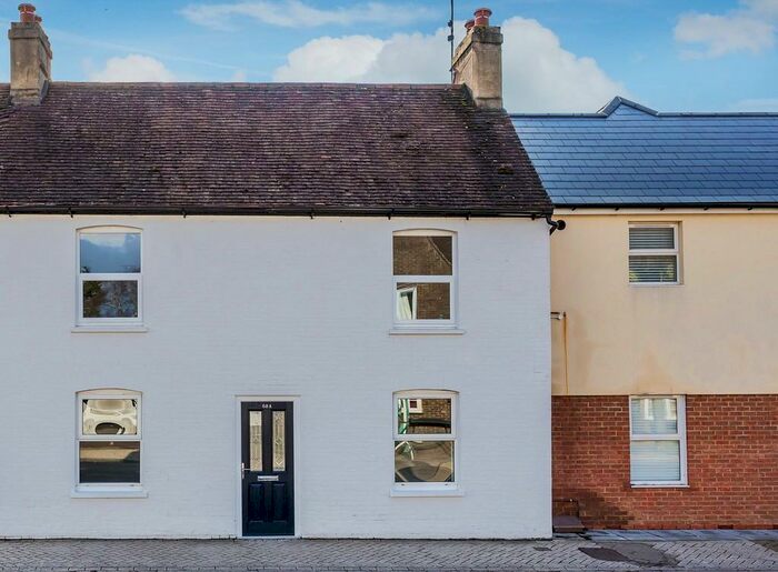 2 Bedroom Flat To Rent In Queen Street, Horsham, RH13