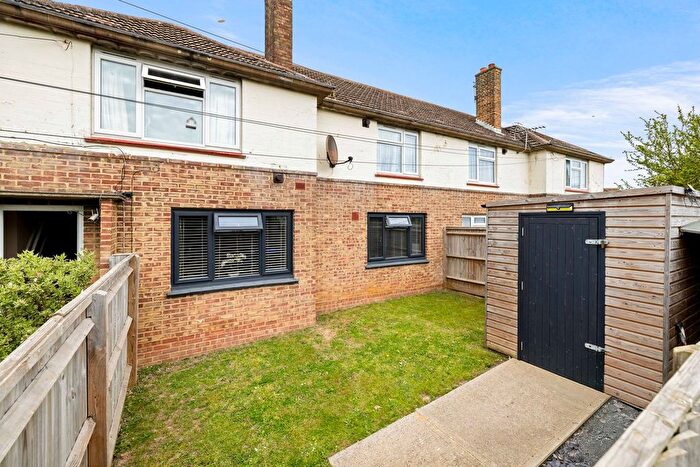 2 Bedroom Flat For Sale In Mill Green, Eastry, Sandwich, CT13