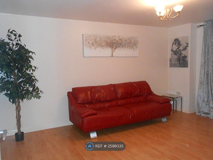 2 Bedroom Flat To Rent In Mearns Street, Aberdeen, AB11