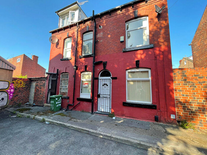 2 Bedroom Terraced House To Rent In Branksome Place, Leeds, West Yorkshire, LS6