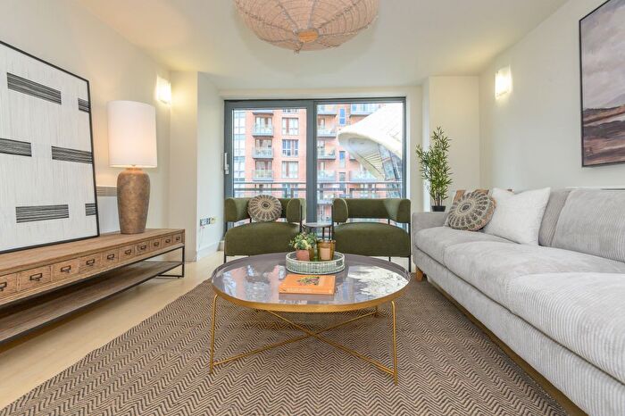 2 Bedroom Flat For Sale In Little Neville Street, Leeds, LS1