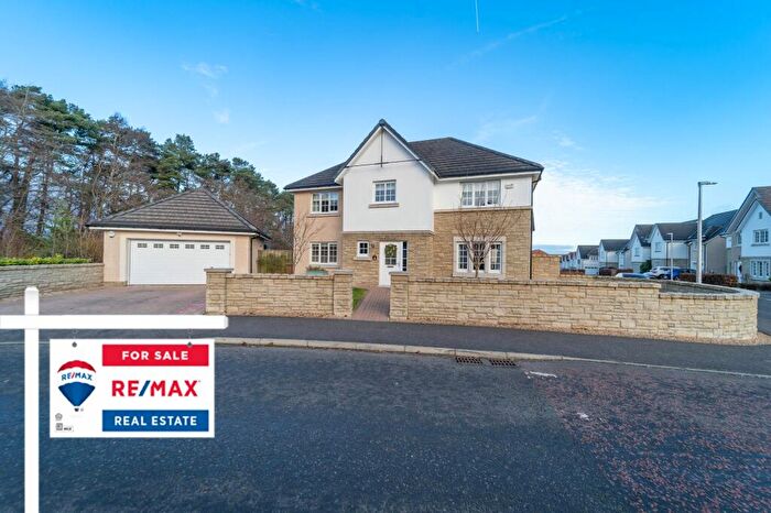 4 Bedroom Detached House To Rent In West Cairn View Livingston, EH54