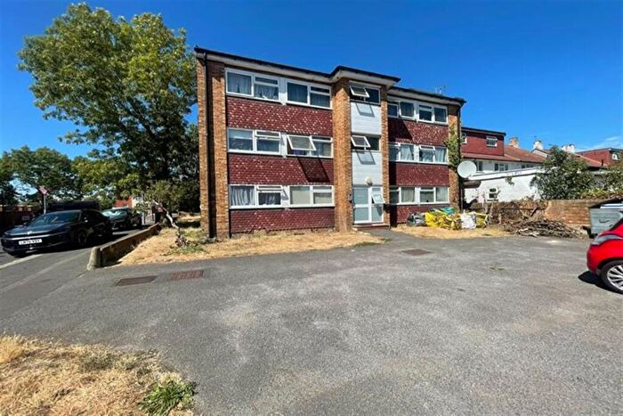 2 Bedroom Apartment For Sale In Priory Court, Barley Lane, Ilford, IG3