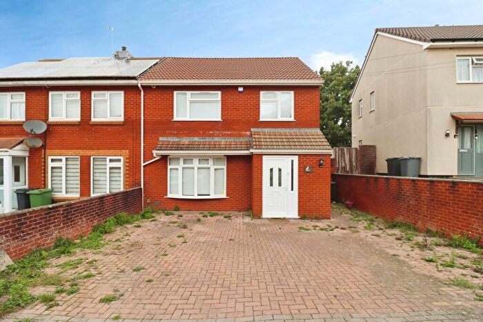 3 Bedroom Semi-Detached House For Sale In Branwhite Close, Somerset, BS7