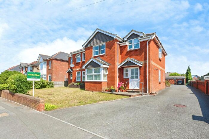 2 Bedroom Maisonette For Sale In Tatnam Road, Poole, Dorset, BH15