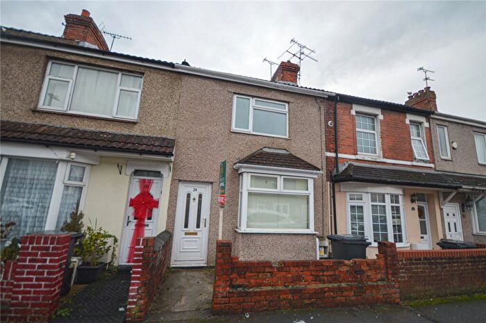 3 Bedroom Terraced House For Sale In Colbourne Street, Town Centre, Swindon, SN1