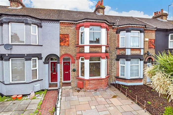 4 Bedroom Terraced House For Sale In Buckland Avenue, Dover, Kent, CT16