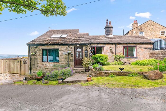 3 Bedroom Bungalow For Sale In West Morton, Keighley, West Yorkshire, BD20