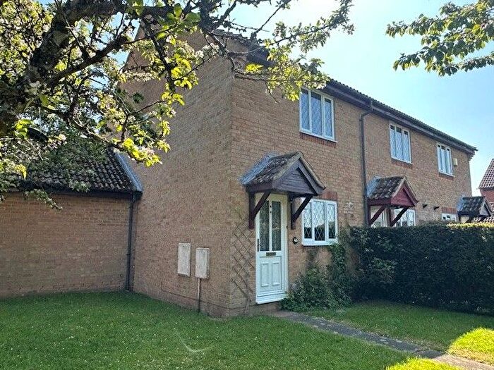 2 Bedroom Semi-Detached House For Sale In Scrivens Mead, Thatcham, RG19
