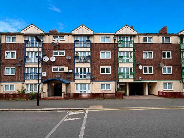 2 Bedroom Flat For Sale In Woodman Street, London, E16