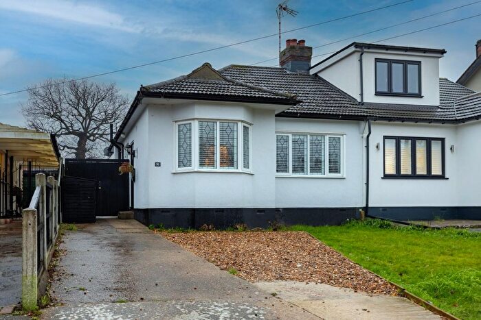 3 Bedroom Semi Detached Bungalow For Sale In Vardon Drive, Leigh-On-Sea, SS9
