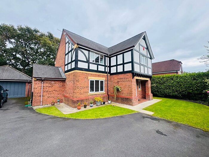 5 Bedroom Detached House To Rent In Waterslea Drive, Heaton, Bolton, BL1