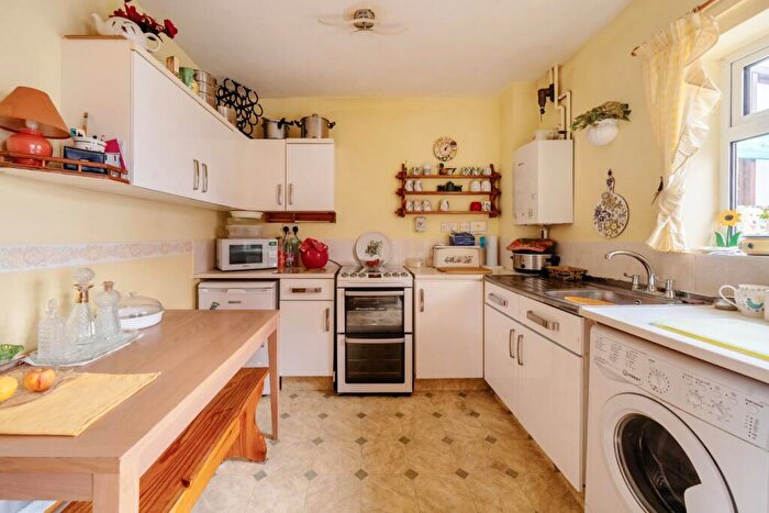 3 Bedroom End Of Terrace House For Sale In Franklin Road, Twyford, Winchester, Hampshire, SO21