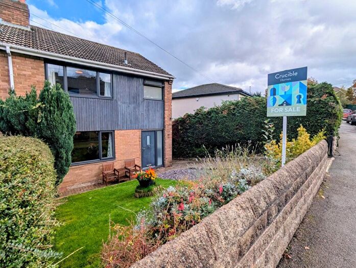 3 Bedroom Semi-Detached House For Sale In Grenfolds Road, Grenoside, S35