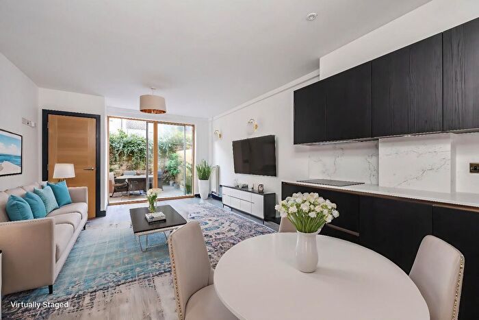 4 Bedroom Town House To Rent In St. Johns Road, Hove, BN3