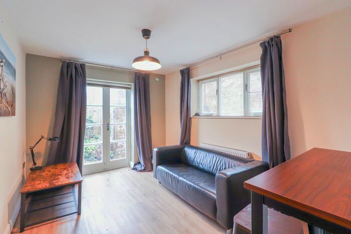 1 Bedroom Flat To Rent In Clarendon Street, Leamington Spa, CV32