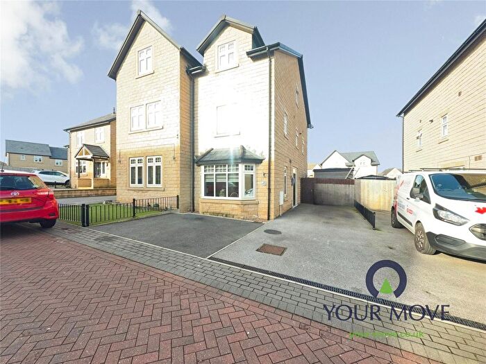 4 Bedroom Semi Detached House For Sale In Blenheim Gardens, Barnsley, S70