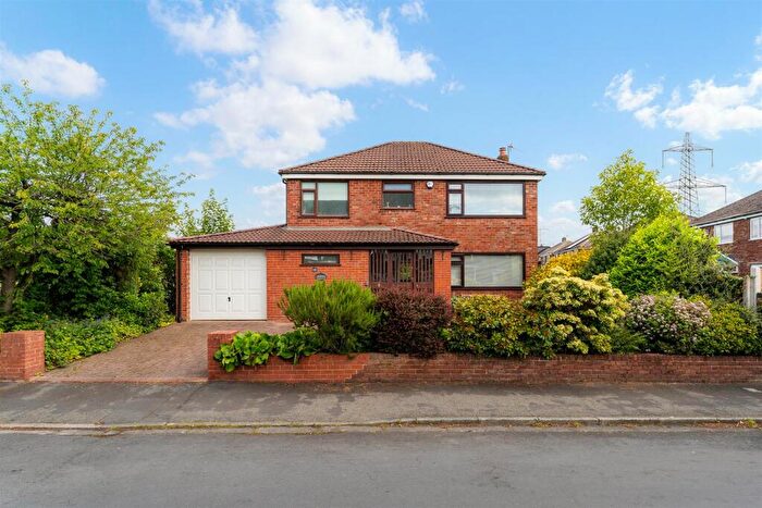 4 Bedroom Detached House For Sale In Mooreway, Rainhill, Prescot, L35