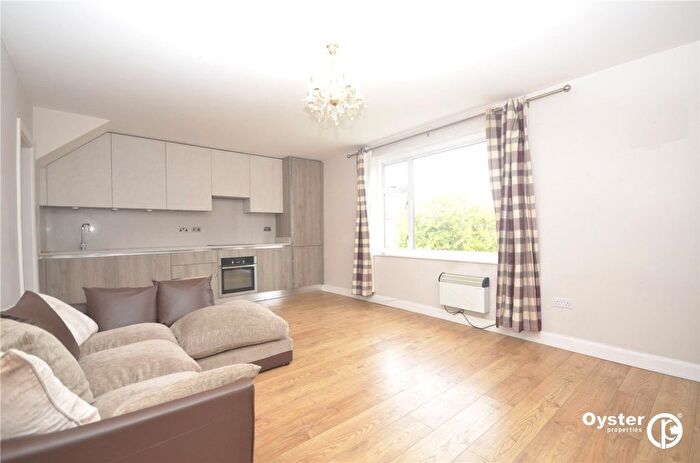 1 Bedroom Flat To Rent In Chase Side, London, N14