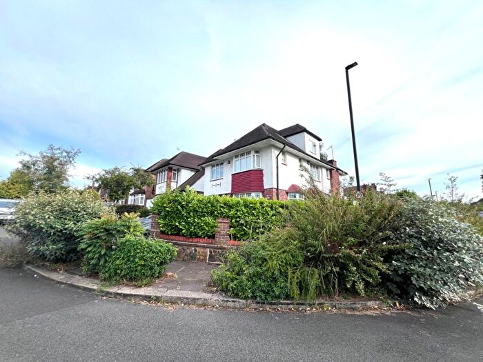 5 Bedroom Detached House To Rent In Meadway, London, N14