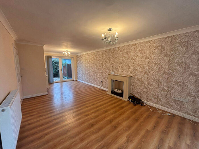 2 Bedroom Flat To Rent In Highters Close, Birmingham, B14
