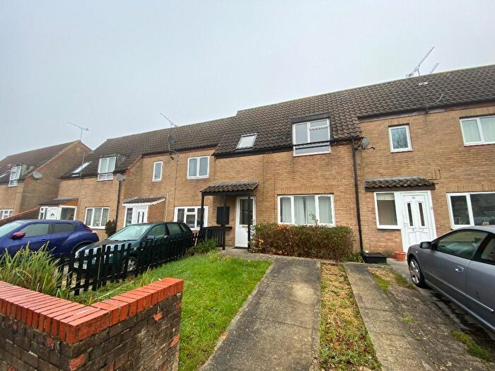 3 Bedroom Terraced House To Rent In Godolphin Close, Swindon, SN5