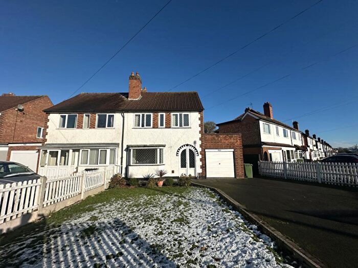3 Bedroom House To Rent In Castle Lane, Solihull, B92