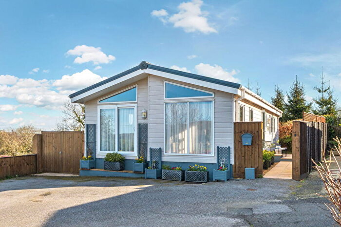 2 Bedroom Park Home For Sale In Tamar Park, Coxpark, Gunnislake, Cornwall, PL18