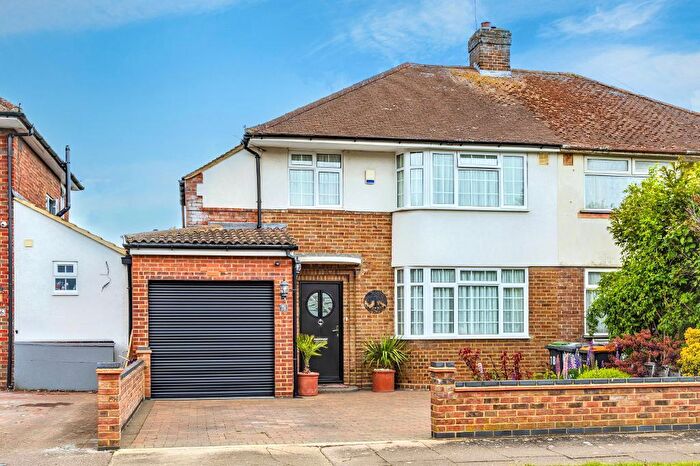 3 Bedroom Semi-Detached House For Sale In Wendover Drive, Bedford, Bedfordshire, MK41