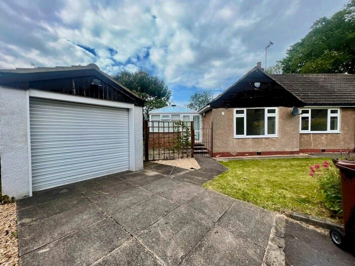 2 Bedroom Bungalow To Rent In Salisbury Street, Rawdon, Leeds, West Yorkshire, LS19
