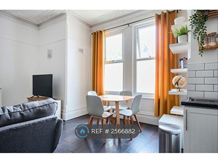 1 Bedroom Flat To Rent In Moreton Road, South Croydon, CR2