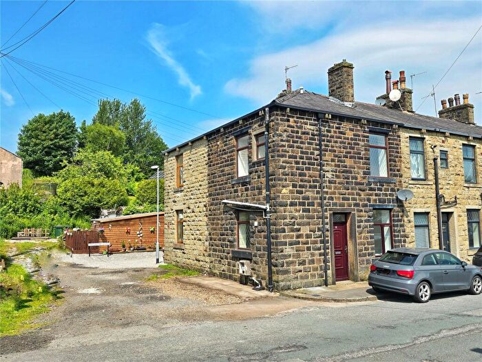 2 Bedroom End Of Terrace House For Sale In Tunstead Road, Stacksteads, Rossendale, OL13