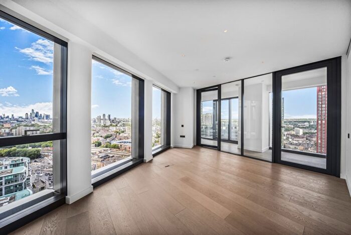 2 Bedroom Flat To Rent In River Park Tower, London, SW8