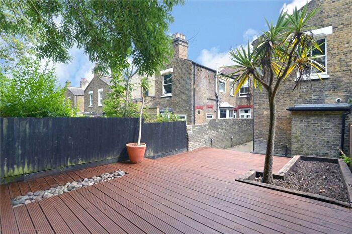 1 Bedroom Flat For Sale In Ivydale Road, London, SE15