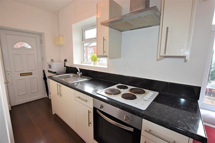 Apartment To Rent In Fosse Road South, Leicester, LE3