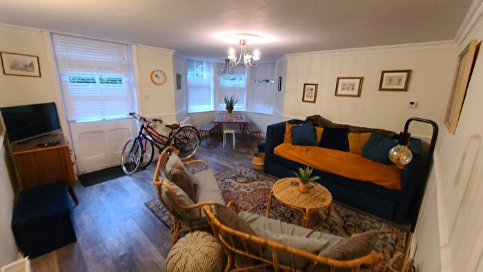 2 Bedroom Flat To Rent In Durley Chine Road, Bournemouth, BH2