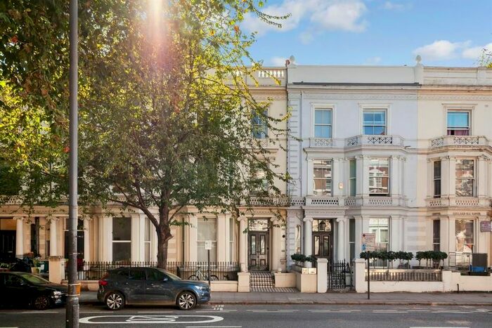 Studio To Rent In Holland Road, London, W14