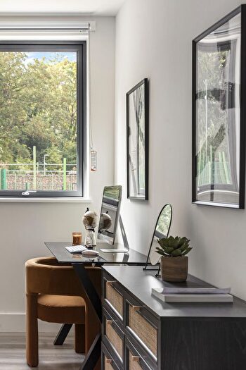 2 Bedroom Flat For Sale In Garwood House, Juniper Crescent Greenwich, SE10
