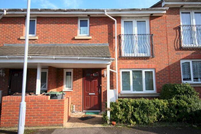3 Bedroom Terraced House To Rent In Primrose Close, Luton LU3