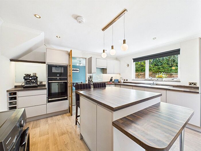 4 Bedroom Detached House For Sale In Peggysmill Road, Edinburgh, Midlothian, EH4