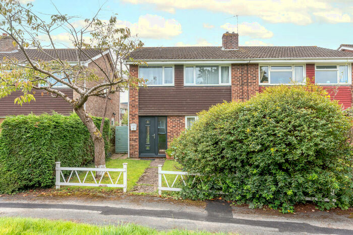 3 Bedroom Semi-Detached House For Sale In Eagle Drive, Patchway, Bristol, BS34