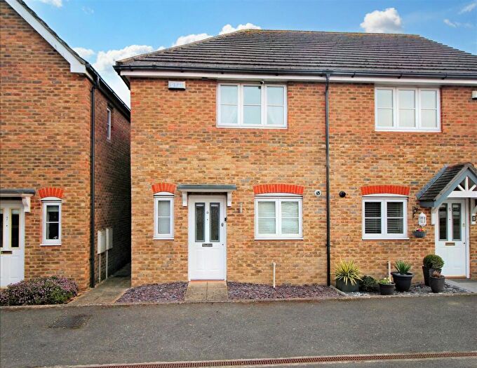 2 Bedroom House To Rent In Mistley Gardens, Hookwood, Horley, RH6