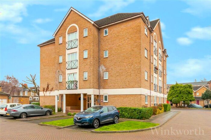 1 Bedroom Apartment To Rent In Glastonbury Court, Farrow Lane, London, SE14
