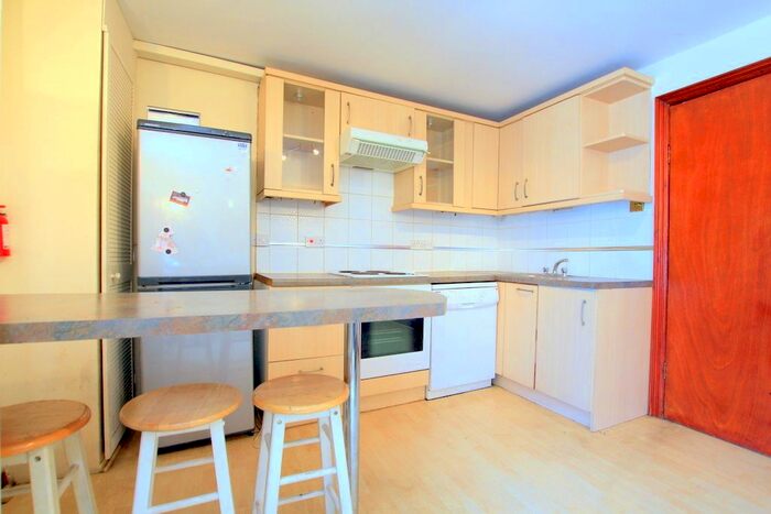 1 Bedroom Flat To Rent In Putney Bridge Road, Putney SW18