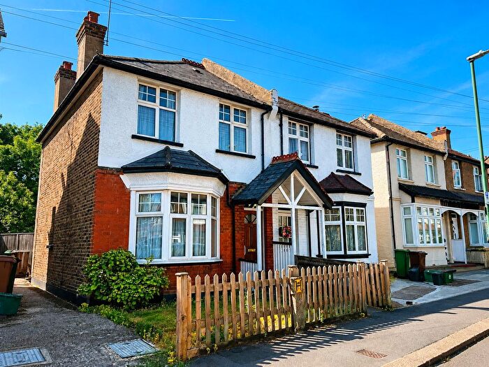 3 Bedroom Semi Detached House For Sale In Gordon Road, Carshalton Beeches, SM5