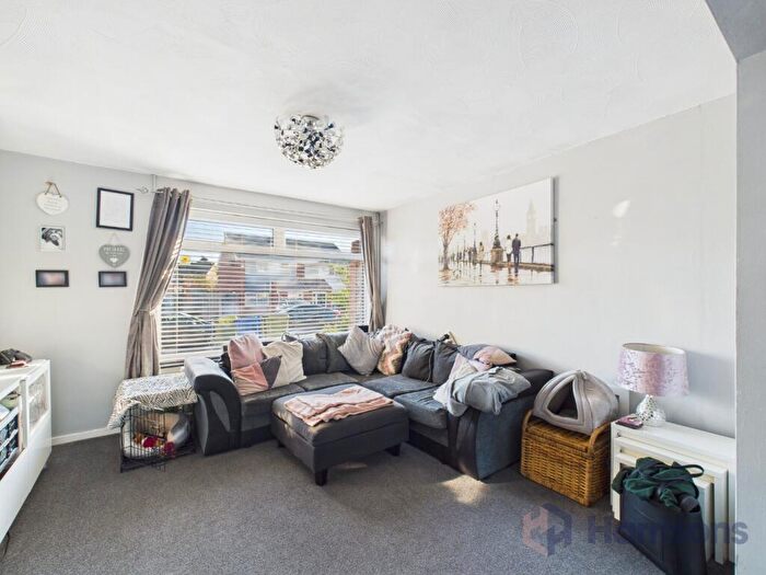 3 Bedroom Semi Detached House For Sale In Coombe Drive, Sittingbourne, Kent, ME10