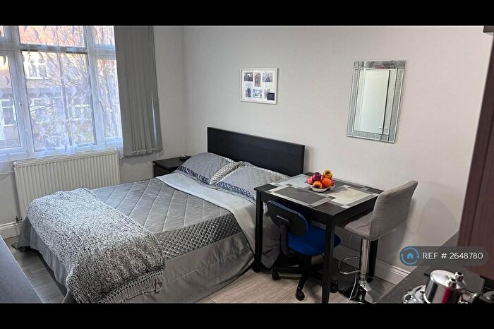 Studio To Rent In Ethelbert Gardens, Ilford, IG2