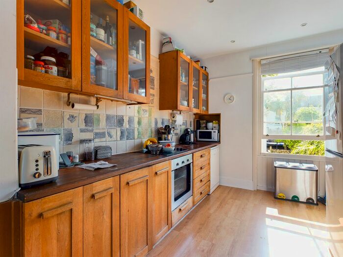 3 Bedroom Flat To Rent In Cleveland Road, Brighton, BN1