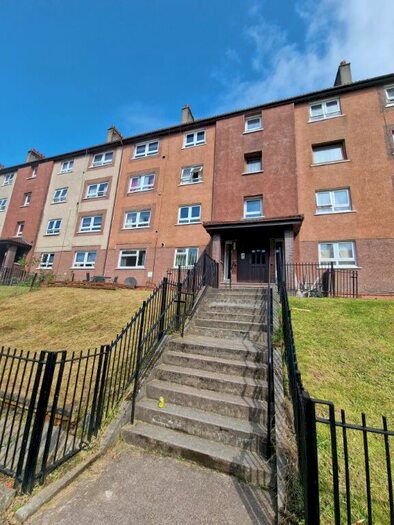 2 Bedroom Flat To Rent In Langfaulds Crescent, Clydebank, G81