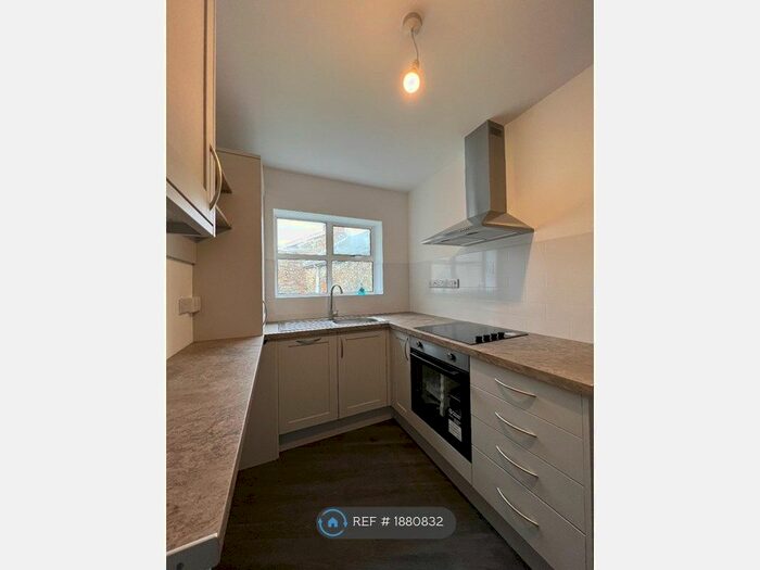 1 Bedroom Flat To Rent In Lammas Street, Carmarthen, SA31